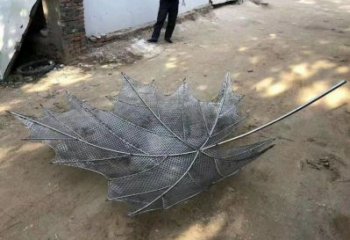鏤空楓葉雕塑供需，彩鋼制作，大型鐵藝楓葉雕塑公司