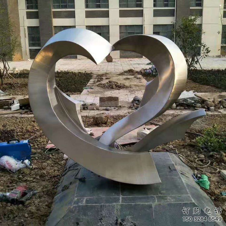 剪紙愛心雕塑
