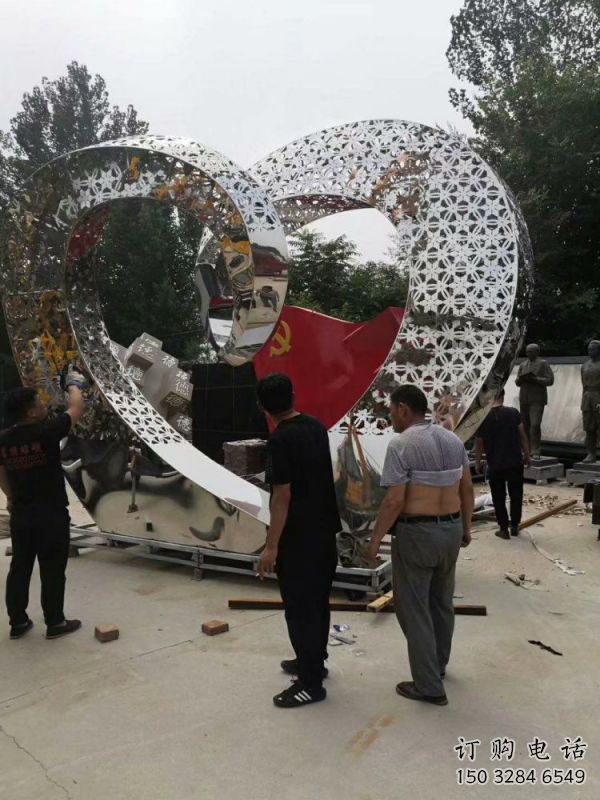 心形雕塑定做，城區(qū)小品，景觀鏡面心形雕塑定價