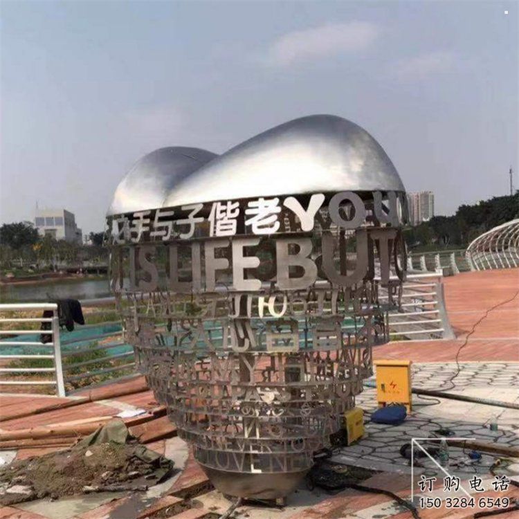心形球雕塑制造，歐式風格，不銹鋼心形球雕塑廠家定價