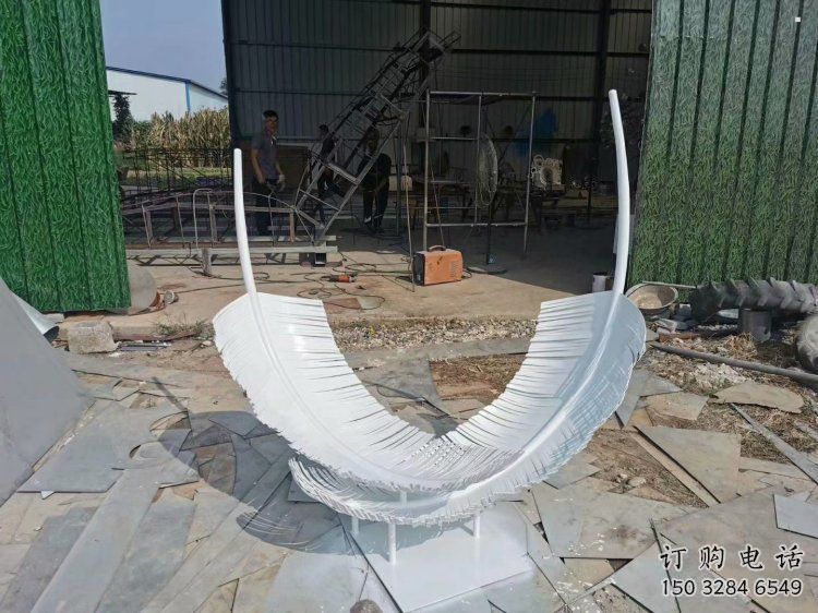 商業(yè)街羽毛雕塑