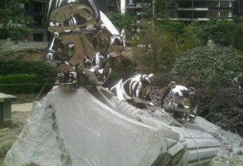 熊貓雕塑擺件優(yōu)選，陸地?cái)[件，園林不銹鋼熊貓雕塑供應(yīng)