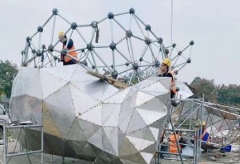 熊貓雕塑制造，街景小品，景觀切面熊貓雕塑優(yōu)價