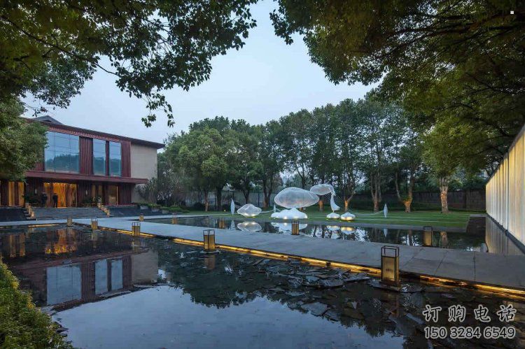 云朵雕塑供應(yīng)，美陳雕塑，鏤空云朵雕塑廠家供求