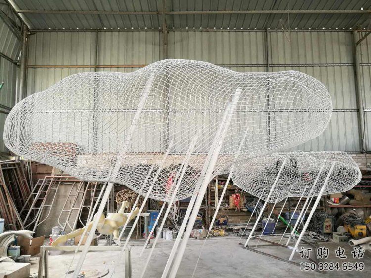 鏤空云朵雕塑，編織工藝制作，金屬景觀雕塑