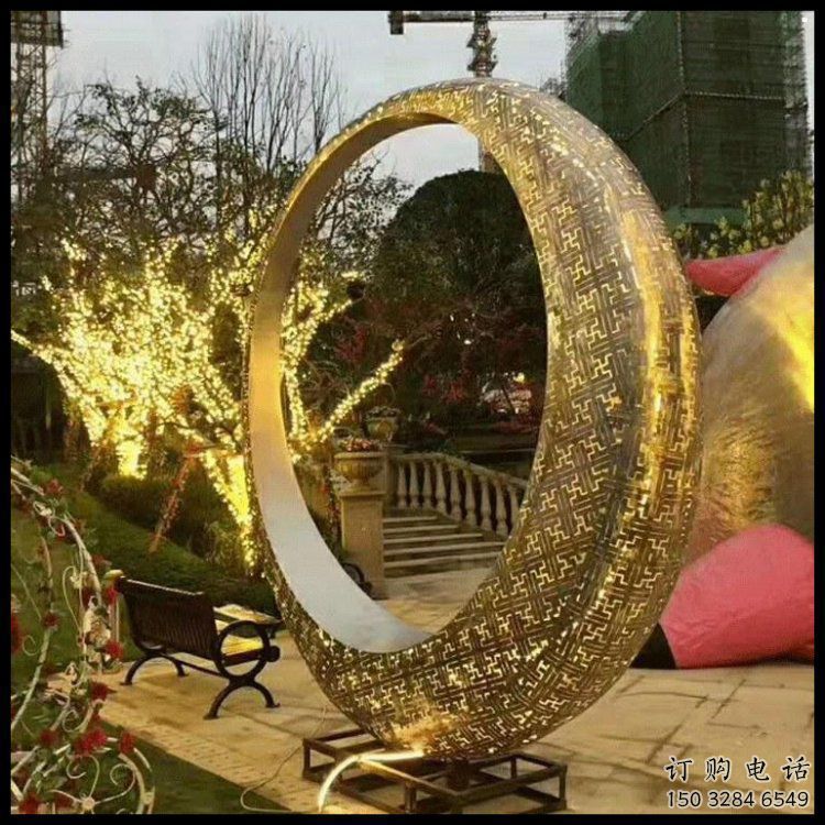 月亮雕塑批發(fā)，拉絲工藝，園林鏤空月亮雕塑承接