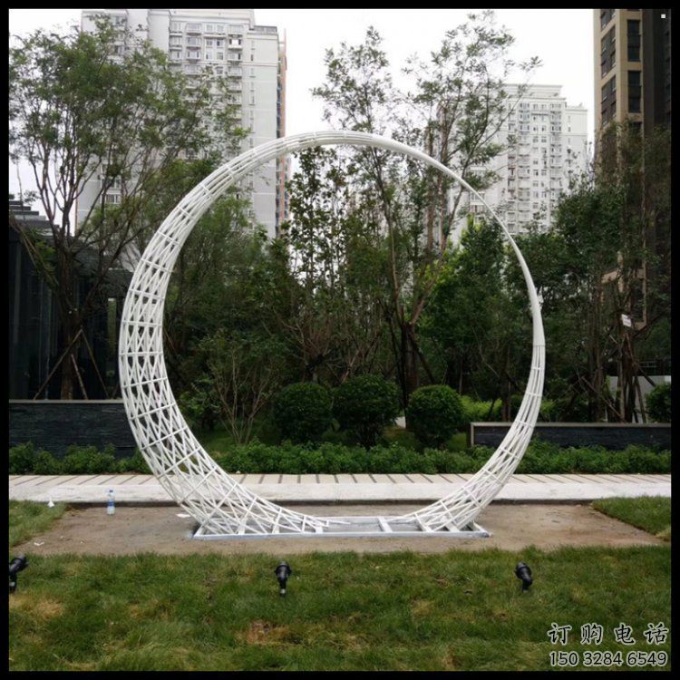 月牙雕塑制造，歐式風(fēng)格，鏤空月牙雕塑廠家定價(jià)