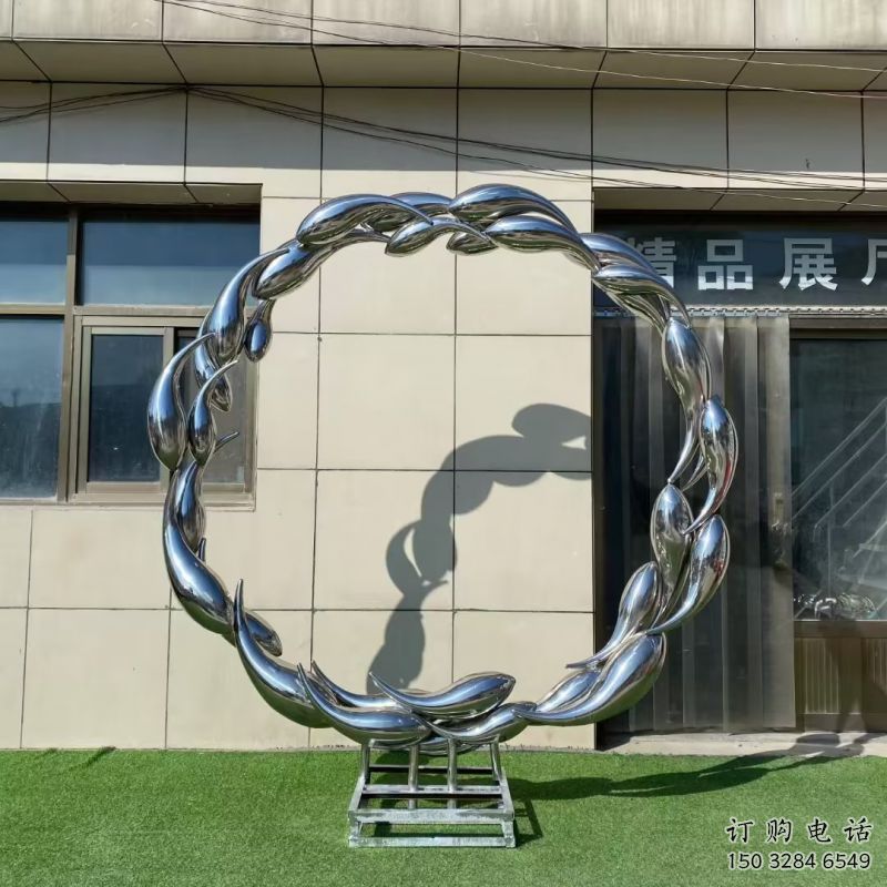 金魚雕塑定價，街景小品，環(huán)境圓環(huán)金魚雕塑批發(fā)
