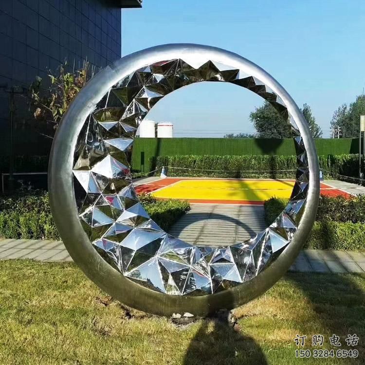 鏡面圓圈雕塑點擊，陸地擺件，不銹鋼圓圈雕塑預(yù)定