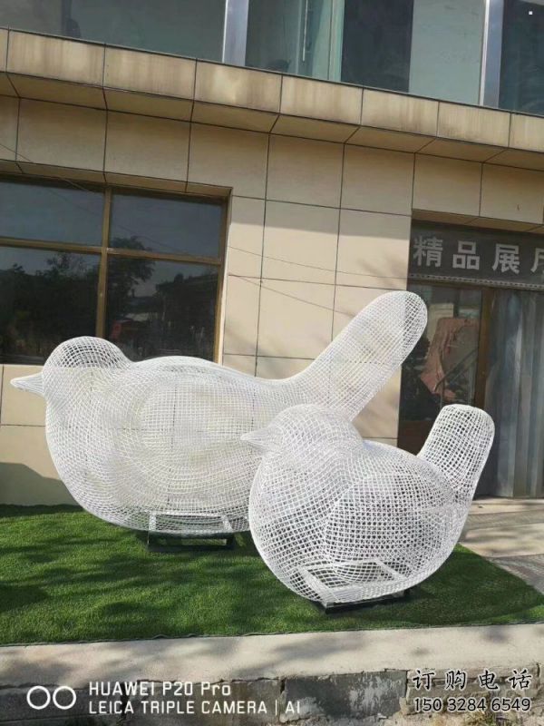 鏤空鳥雕塑工廠標(biāo)準(zhǔn)，多彩藝術(shù)，鐵藝小鳥雕塑供應(yīng)