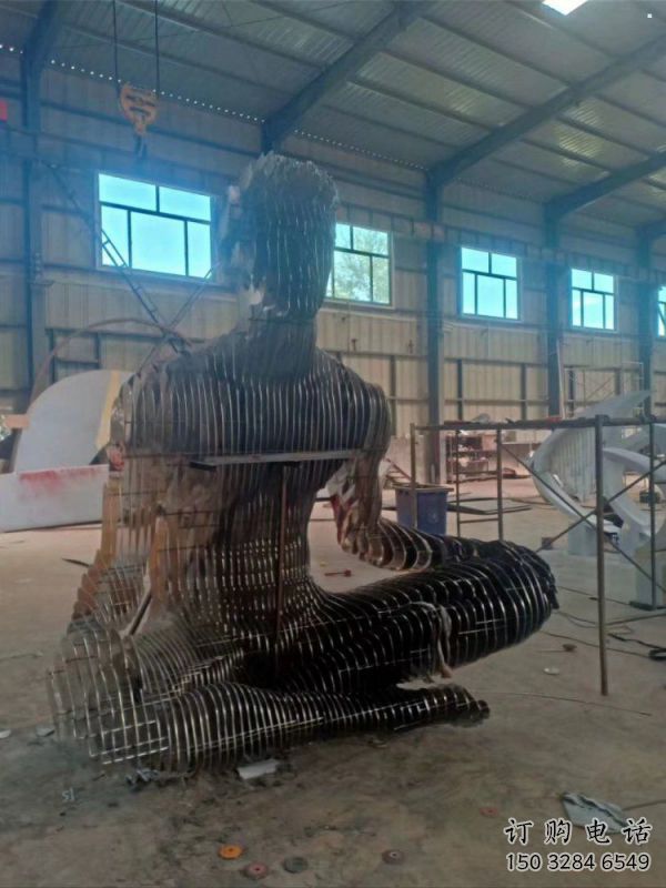 鏤空編織人物雕塑制造，白鋼構(gòu)件，鐵藝人物雕塑提供
