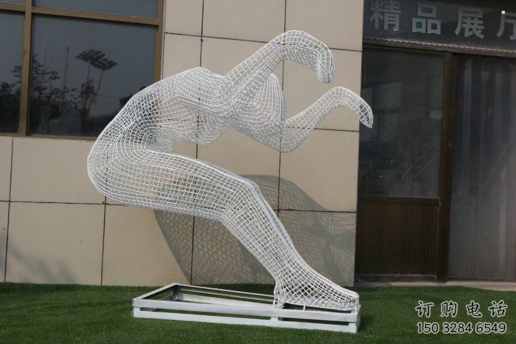 戶外鏤空體育雕塑通用，運(yùn)動員雕塑，鐵藝人物雕塑供應(yīng)