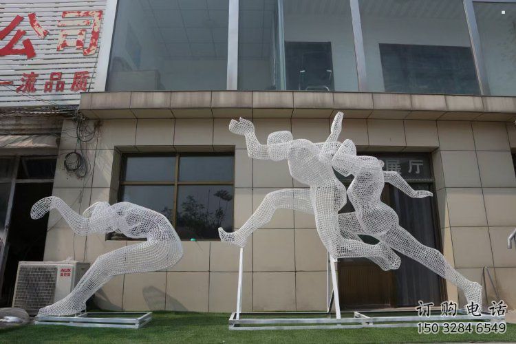 鏤空體育雕塑常用，公園小品，鐵藝運(yùn)動(dòng)人物雕塑生產(chǎn)商
