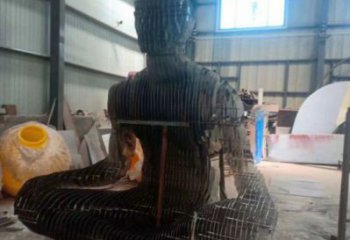 現(xiàn)代鏤空人物雕塑優(yōu)選，圓雕體系，鐵藝坐式人物雕塑選定