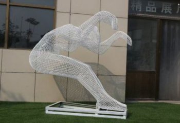 戶外鏤空體育雕塑通用，運(yùn)動(dòng)員雕塑，鐵藝人物雕塑供應(yīng)