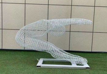 鏤空運(yùn)動員雕塑定做，小區(qū)擺件，體育人物雕塑制作