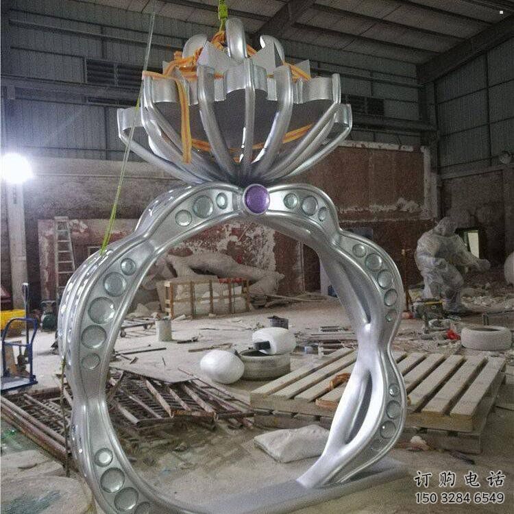 不銹鋼鉆戒雕塑制造，白鋼構(gòu)件，鉆戒雕塑提供