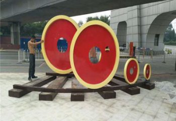 景區(qū)車輪雕塑供給，美陳雕塑，大型車輪雕塑供求