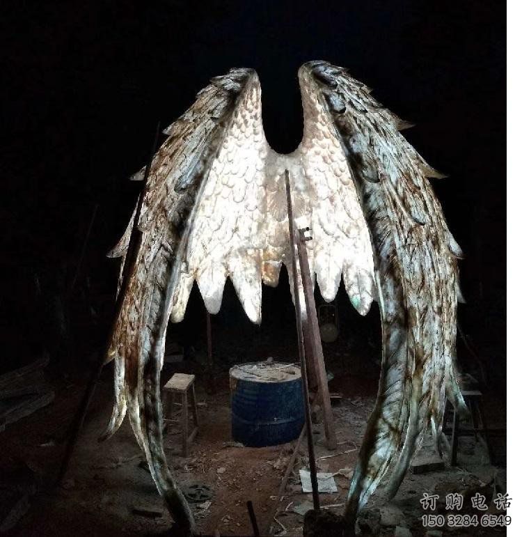 城市翅膀雕塑，網(wǎng)格燈光雕塑，古銅效果
