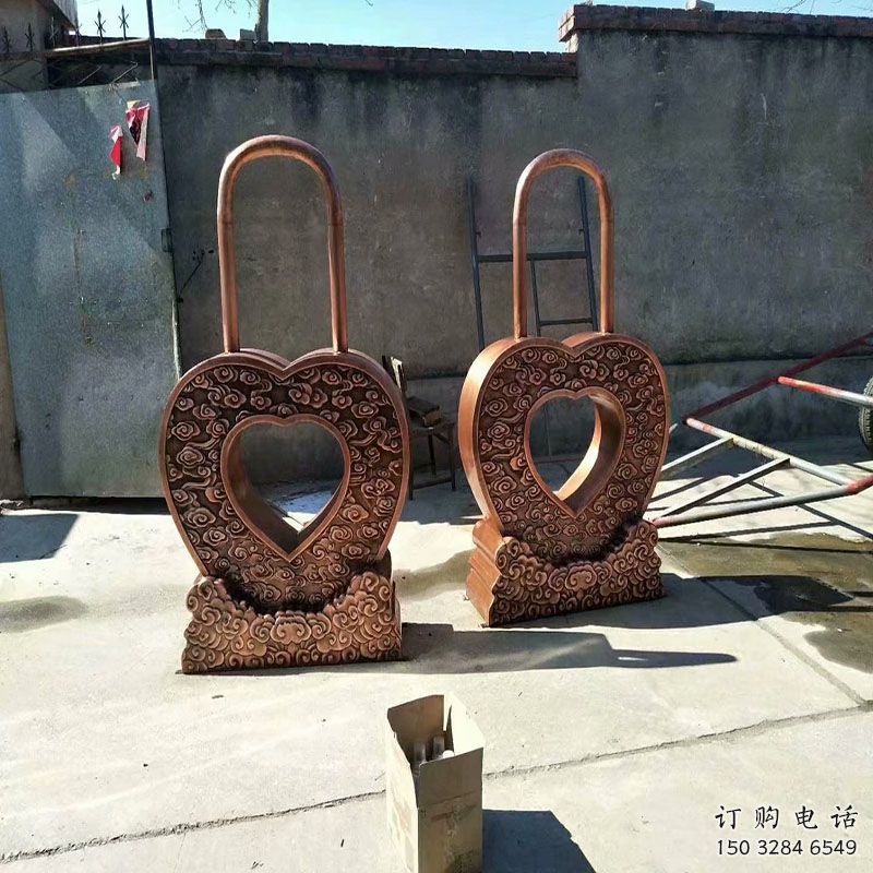 制造鎖子雕塑定價(jià)，地標(biāo)擺件，烤漆玻璃鋼鎖子雕塑精選