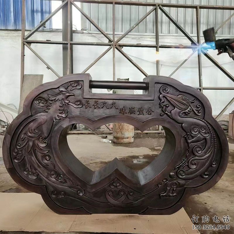 彩繪鎖子雕塑通用，花園小品，不銹鋼鎖子雕塑優(yōu)價(jià)