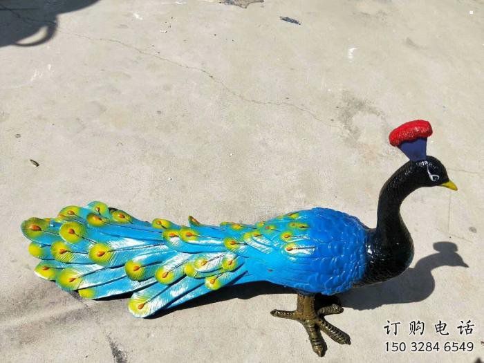 金鳳彩繪孔雀雕塑制作選用，景區(qū)案例，動物美陳雕塑