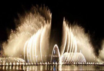 湟中水景程控噴泉雕塑，高噴循環(huán)噴水方式設(shè)計(jì)制作